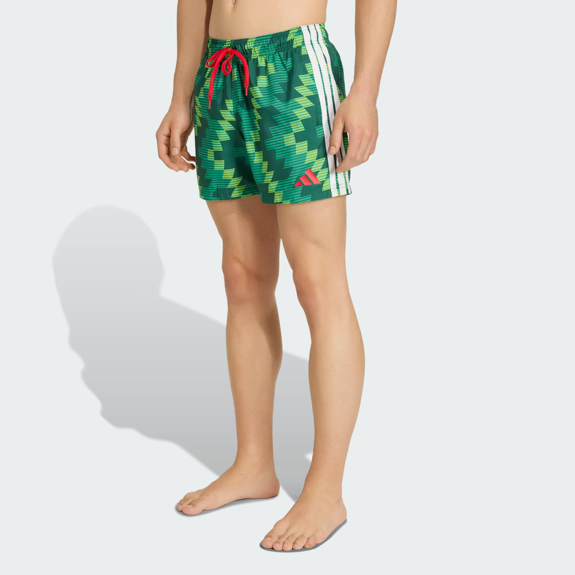 Short de baie adidas cu grafic inspirat din fotbal, 5 inchi