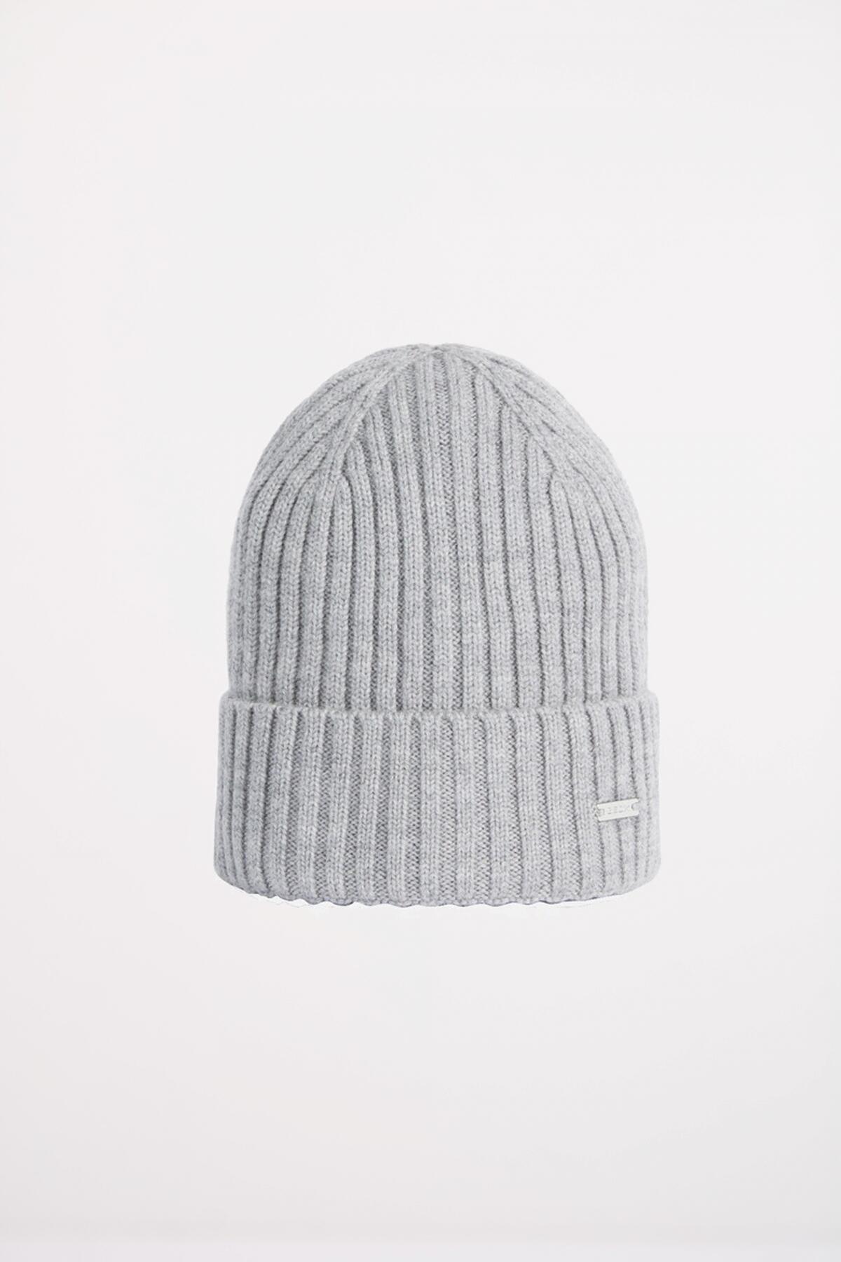 Bonnet Geox Modèle Yvan Couleur Gris 5/5