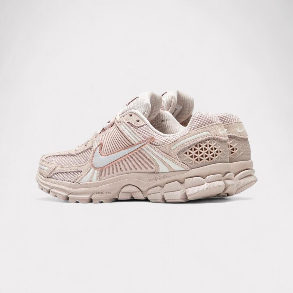 Nike Zoom Vomero 5 - Slit red 3/5