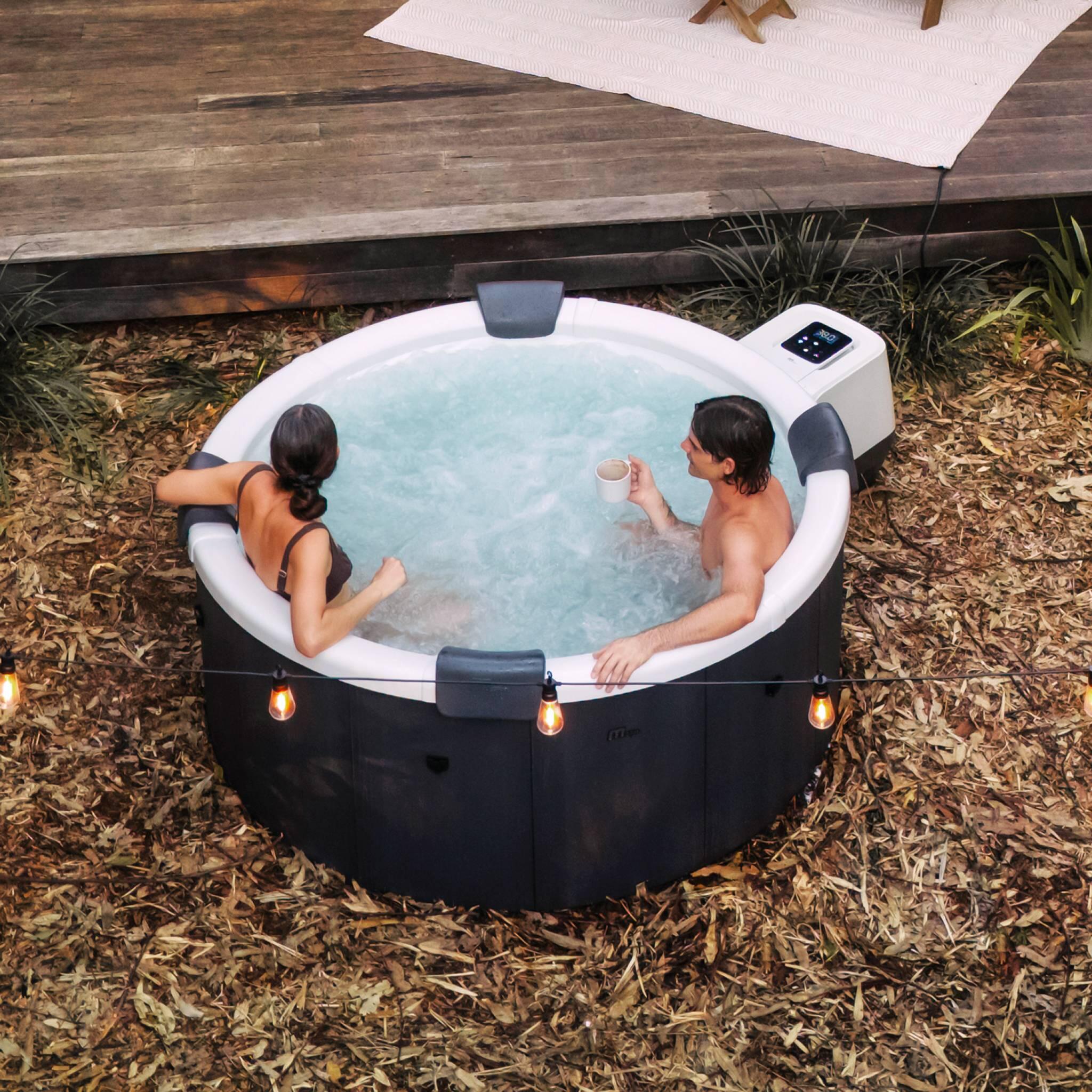Spa rigide 6 places rond 4 coussins bâche + housse + 8 filtres | sweeek 3/5