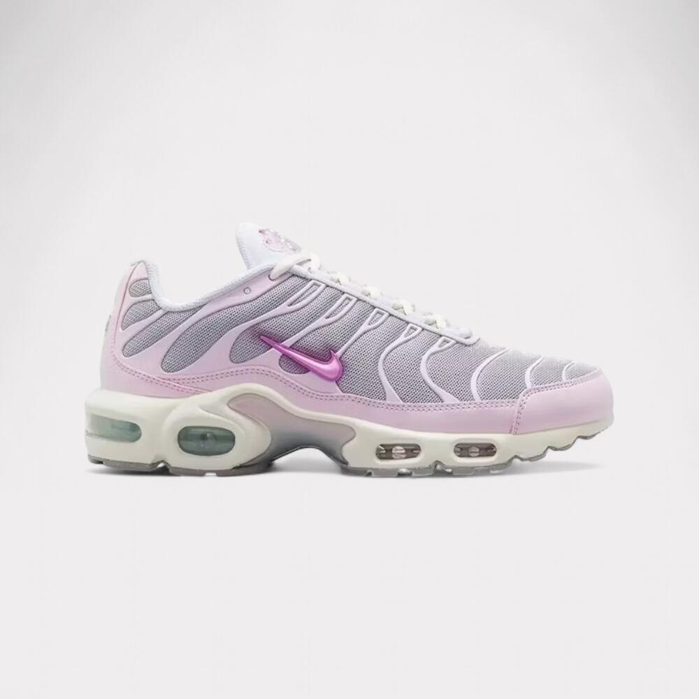 NIKE picture