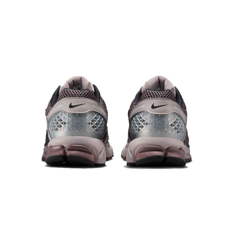 Zapatillas Nike ZOOM VOMERO 5 Nike 6/7