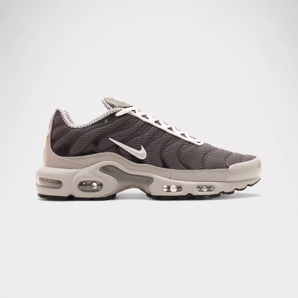 NIKE picture