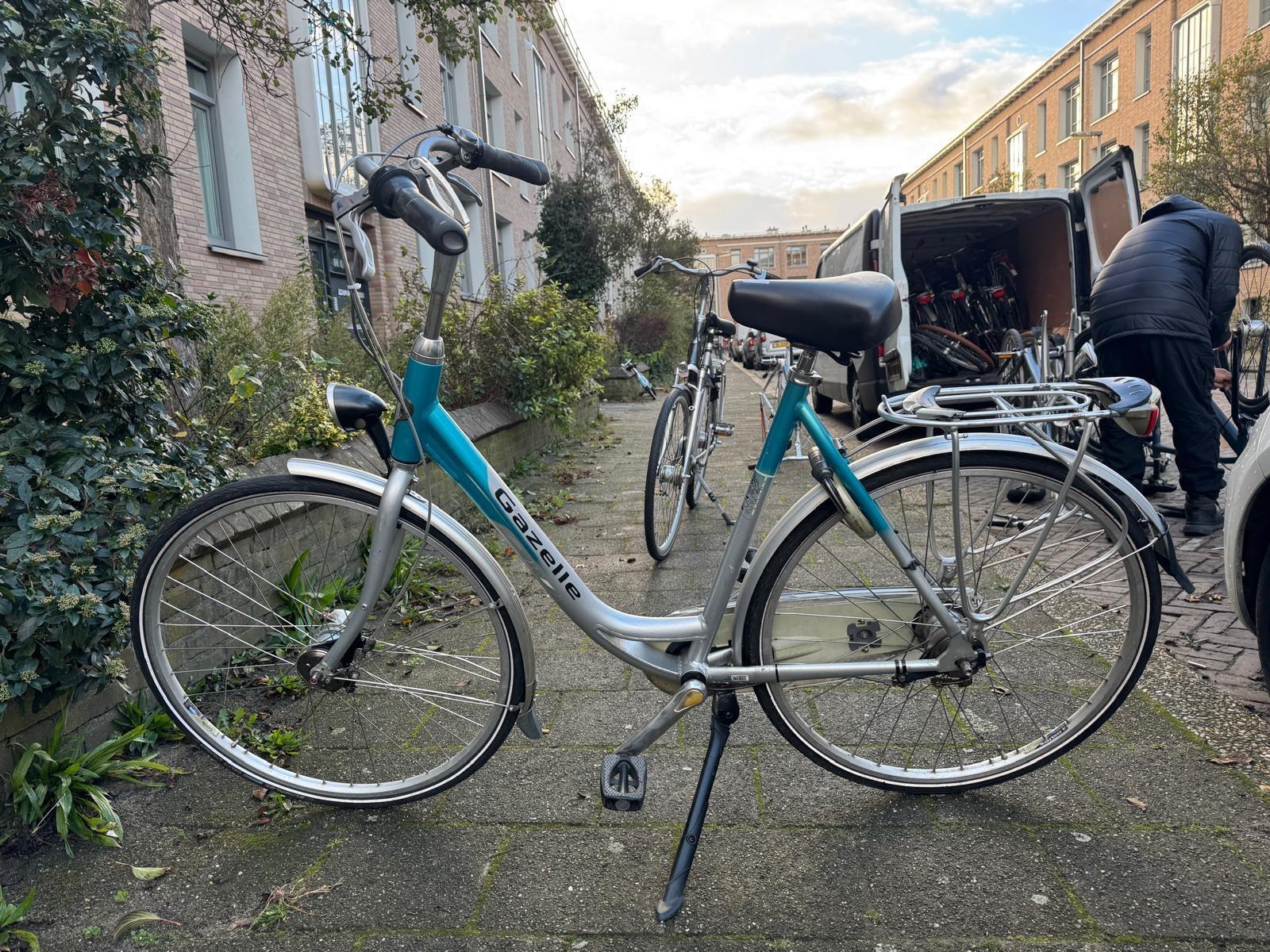 Gazelle stadsfiets, grijs-metallic, tweedehands 2/4
