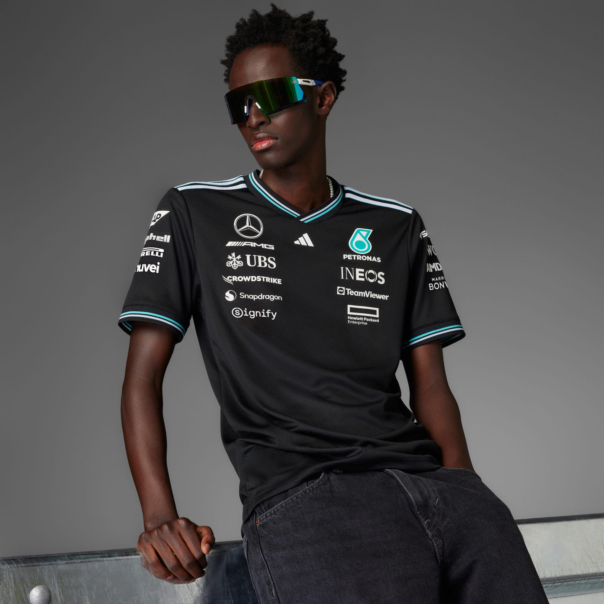 MAILLOT PILOTE AUTHENTIQUE MERCEDES - AMG PETRONAS FORMULA ONE TEAM 4/7