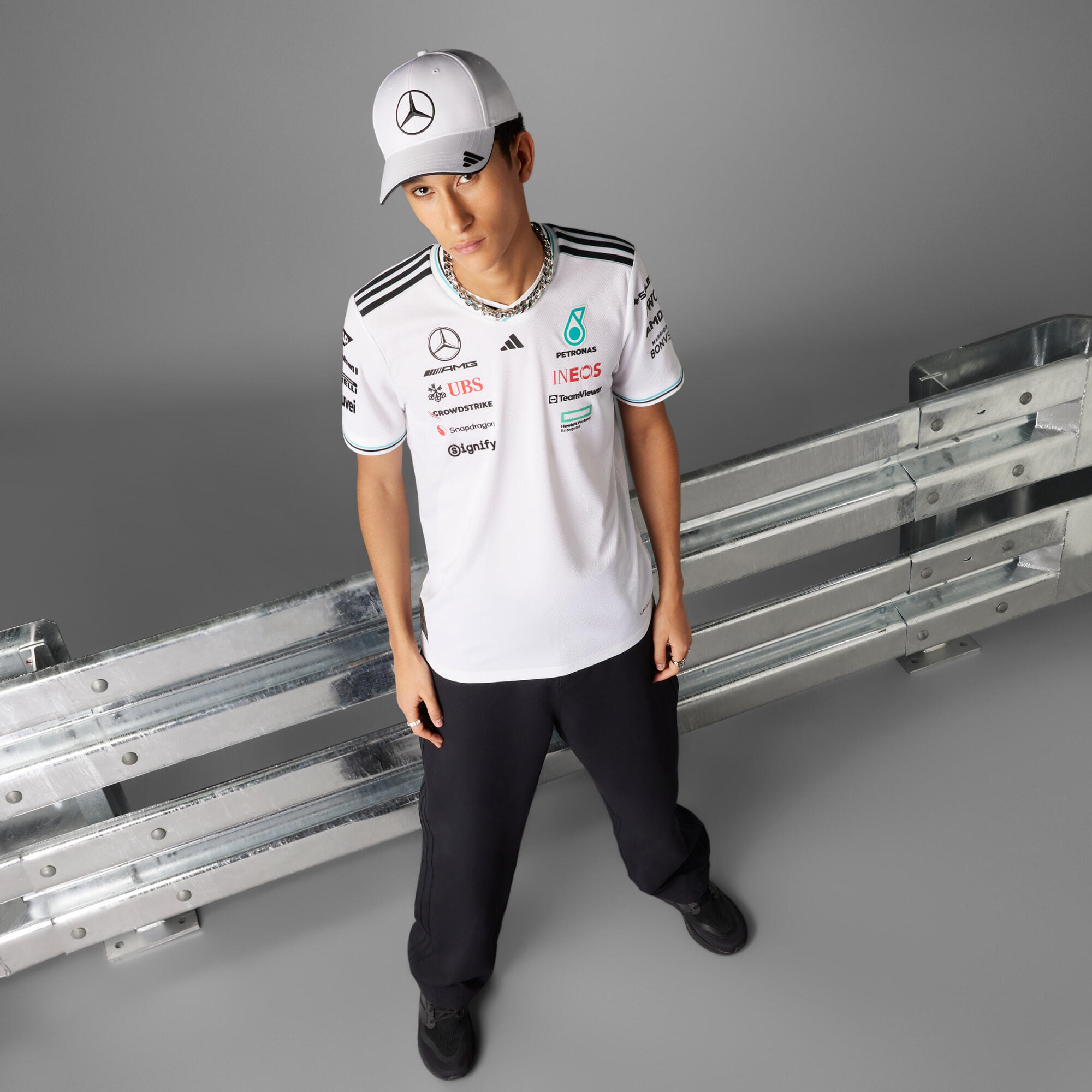 CAMISOLA OFICIAL DE PILOTO DA MERCEDES-AMG PETRONAS FORMULA ONE TEAM 4/7
