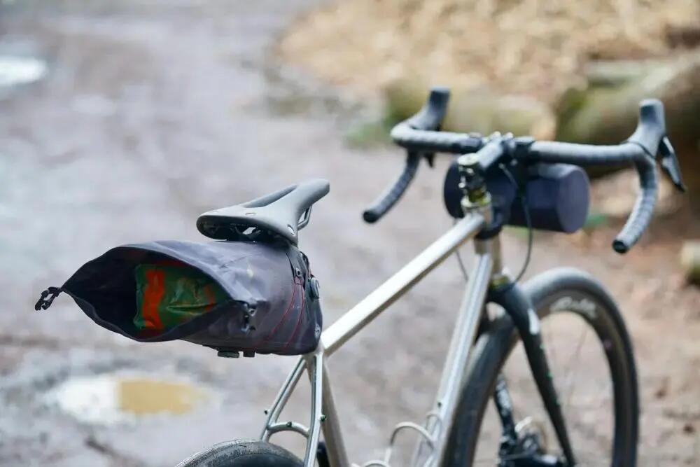 SILCA Grinta Adventure Bag - Sacoche de selle étanche à enroulement 2-5 L, ro... 3/3