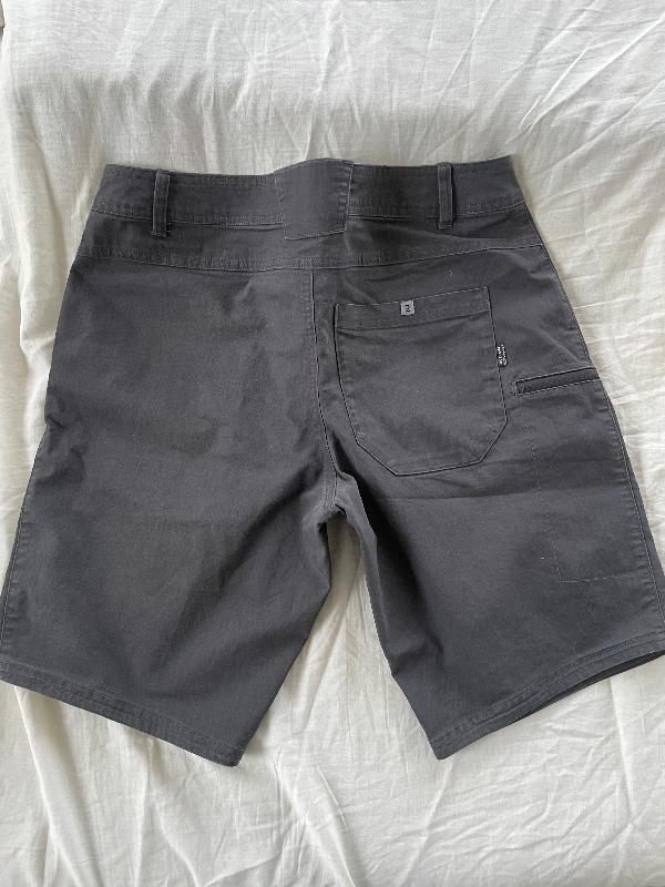 Tussen Particulieren - Wandelshort heren NH500 Regular grijs- NL46/FR40 - 3/4