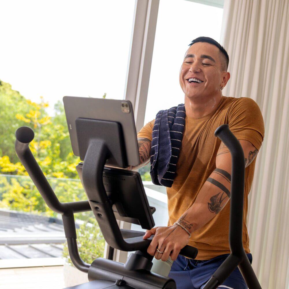Max Trainer SEi kompatibel mit der JRNY-App und exklusiven Max-Trainer-Workouts 2/9