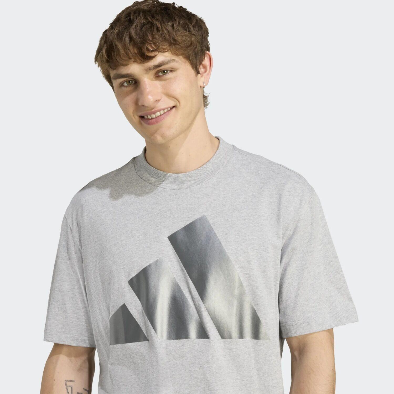M Essentials Holiday Tee 4/4