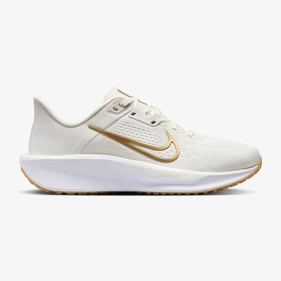 Zapatillas de running Nike Quest 6 para mujer.