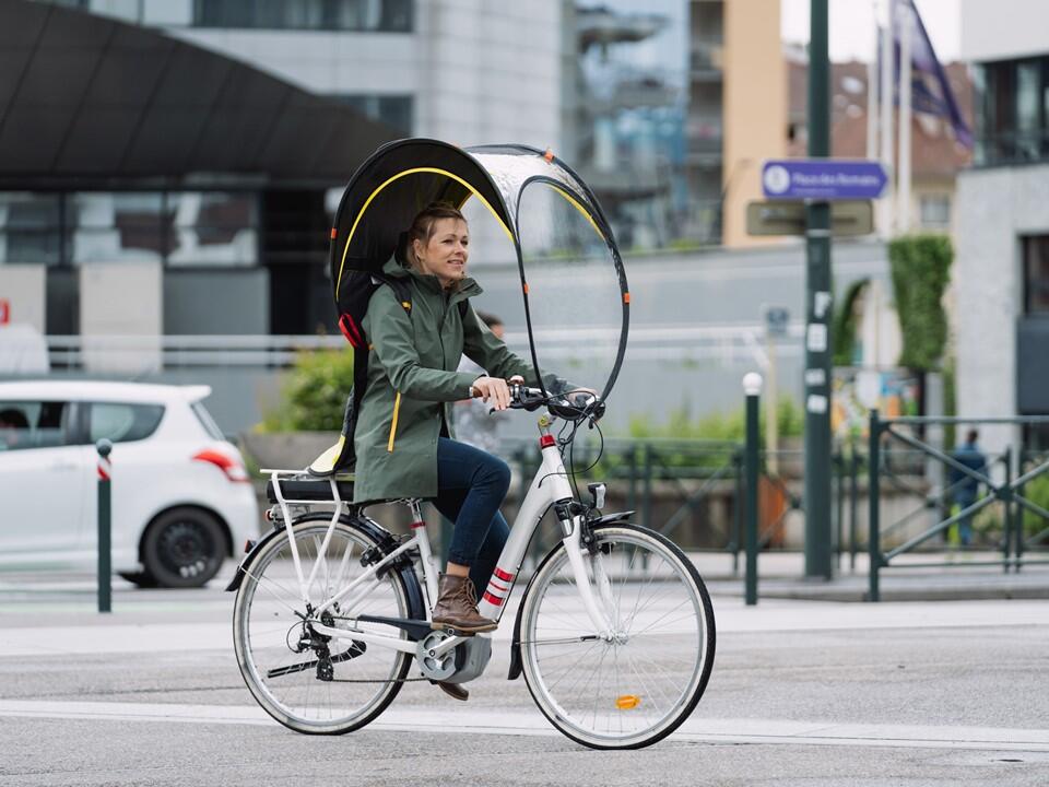 La protection pluie vélo qui remplace le vêtement de pluie (poncho, cape …) 3/7