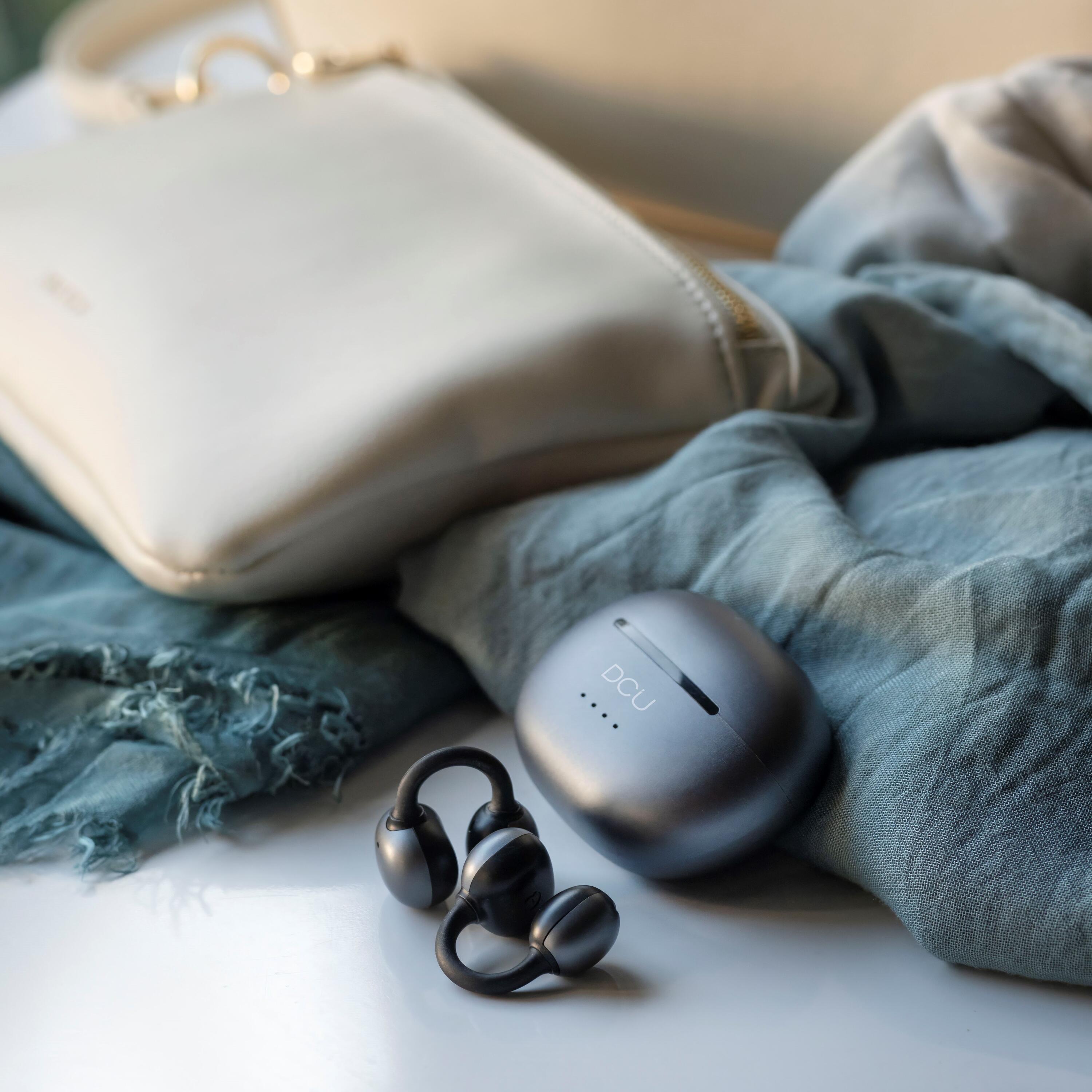 Auriculares AirClip Open-Ear negros 3/4