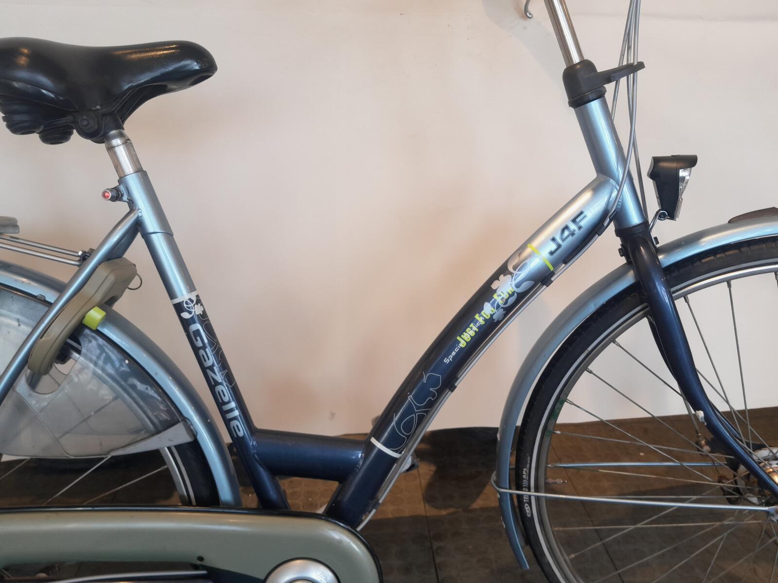Gazelle J4F, blauw 2/5