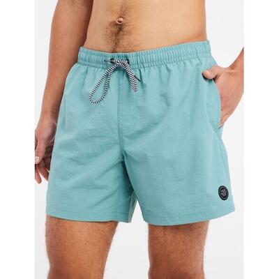 Strand shorts protest faster
