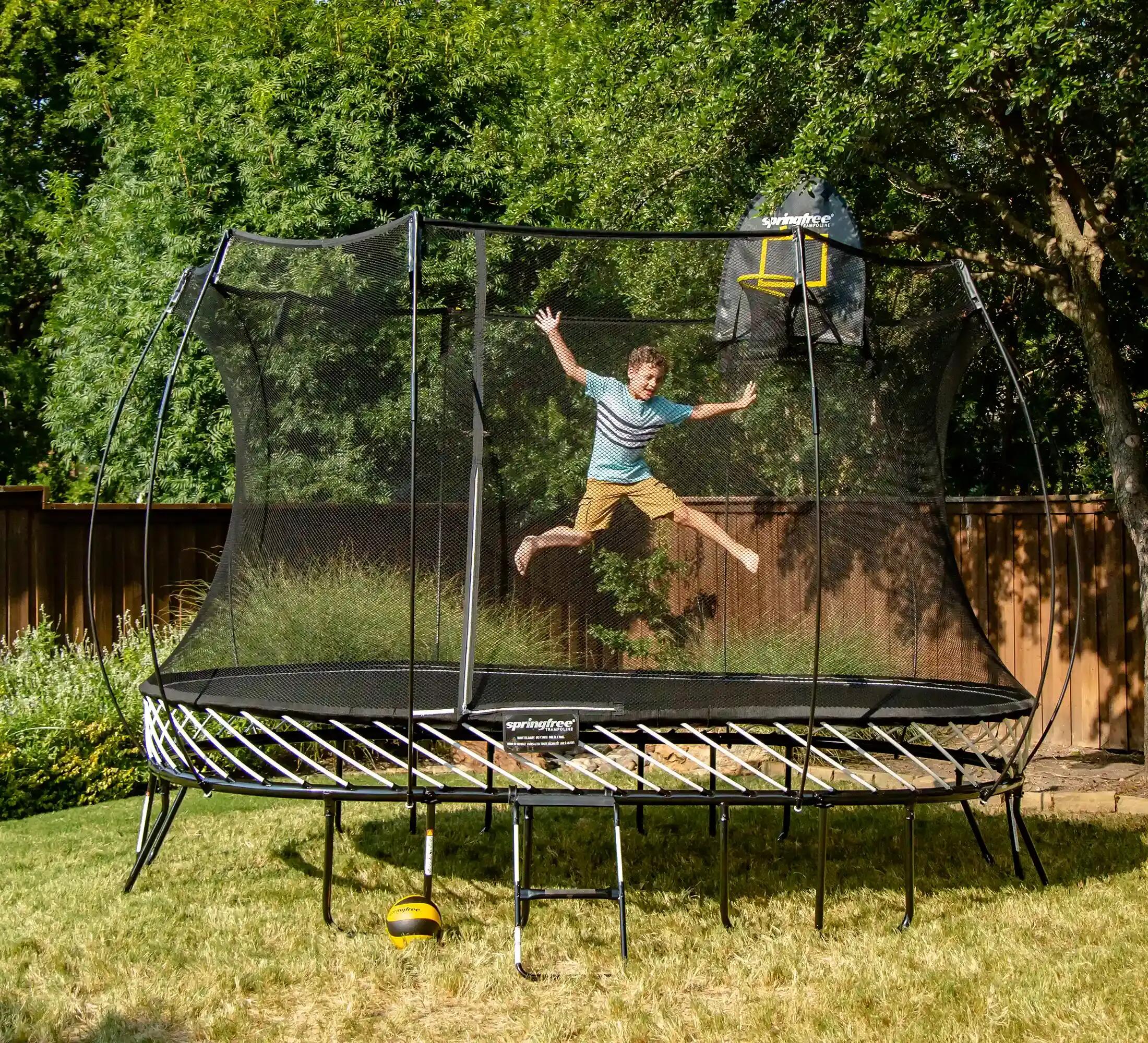 Bezpečná zahradní trampolína oválná 2,4 × 3,4m s ochrannou sítí a měkkými okraji 5/6