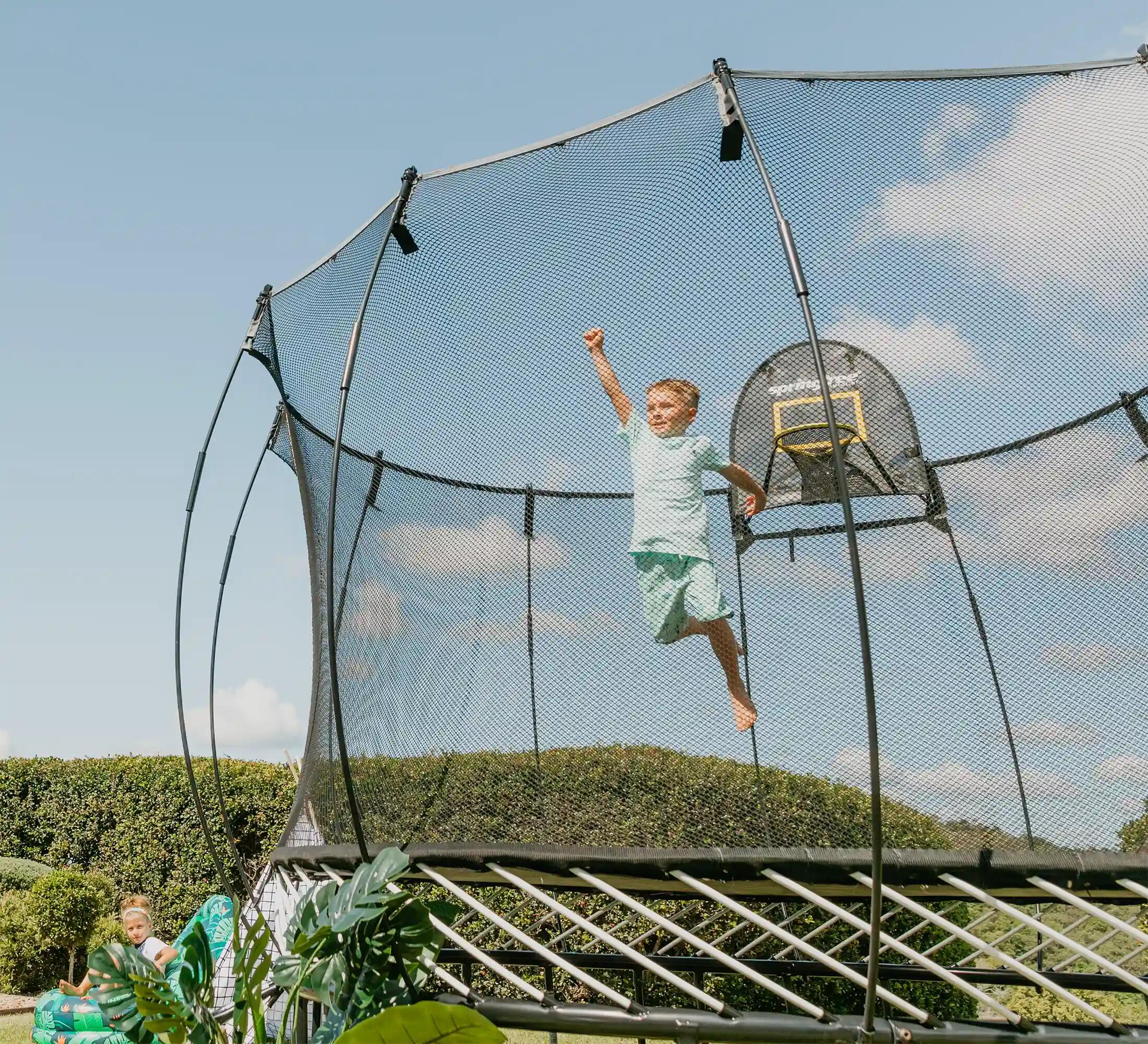 Bezpečná zahradní trampolína čtvercová 3,4m s ochrannou sítí a měkkými okraji 3/6