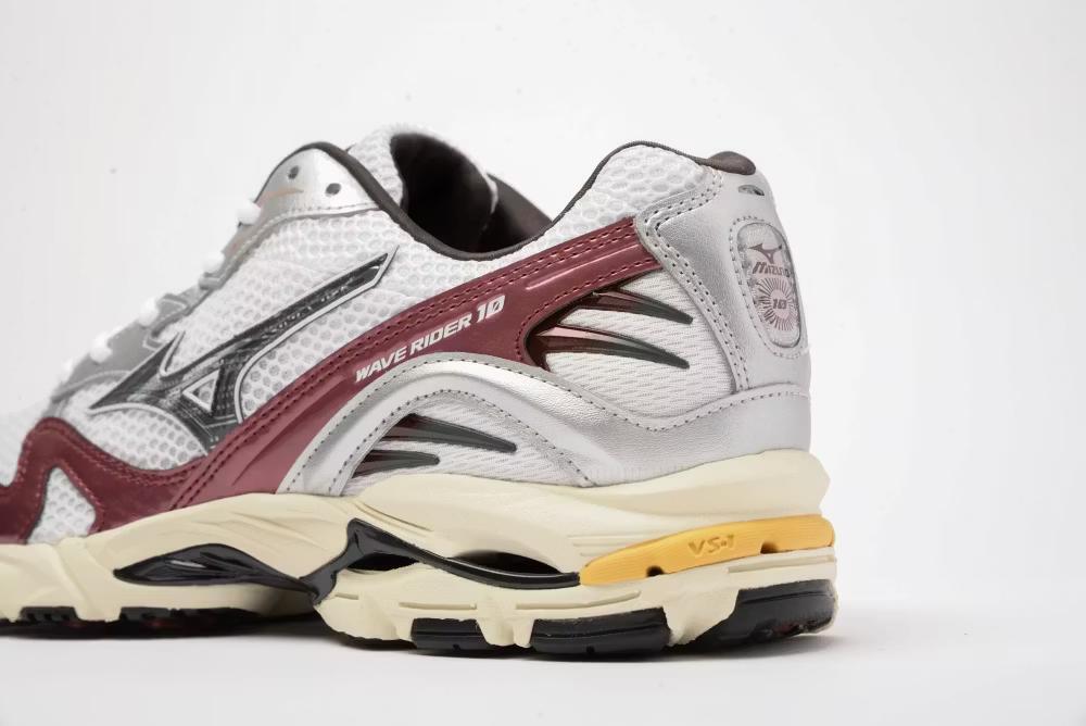Scarpe Mizuno modello D1GA243114-FW25 per uomini 4/7