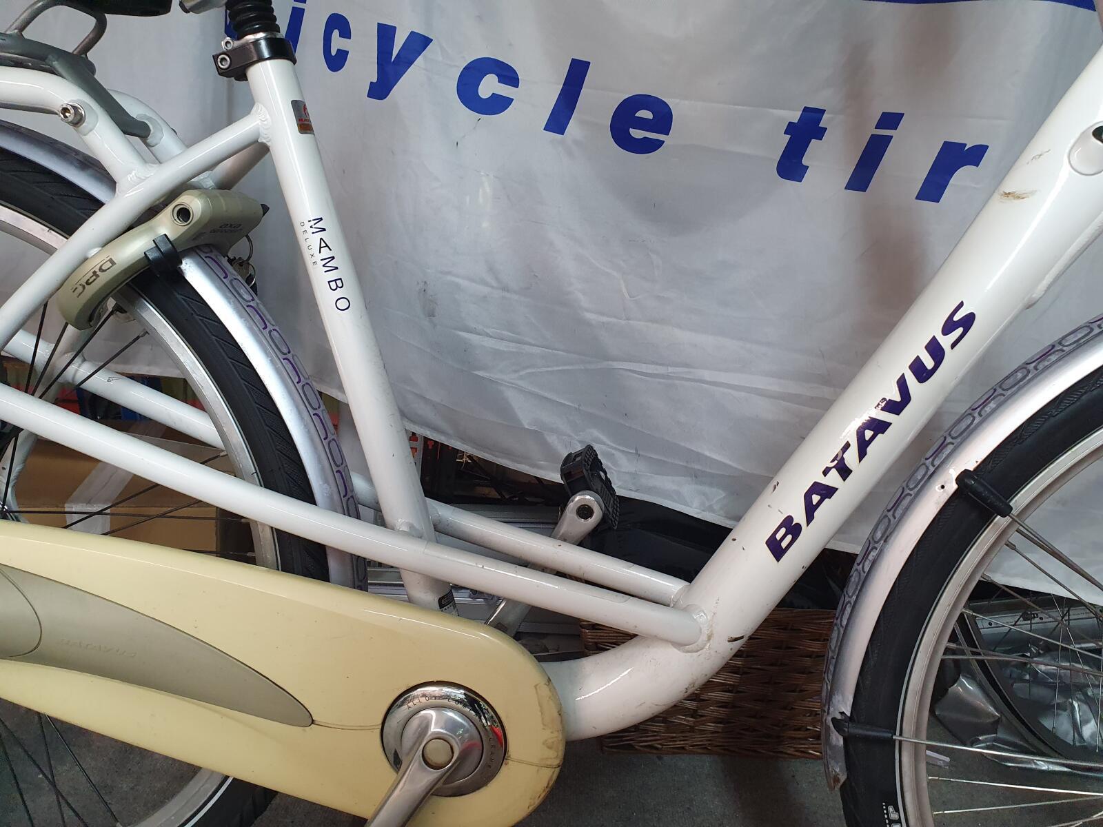 Batavus Mambo, wit 6/7