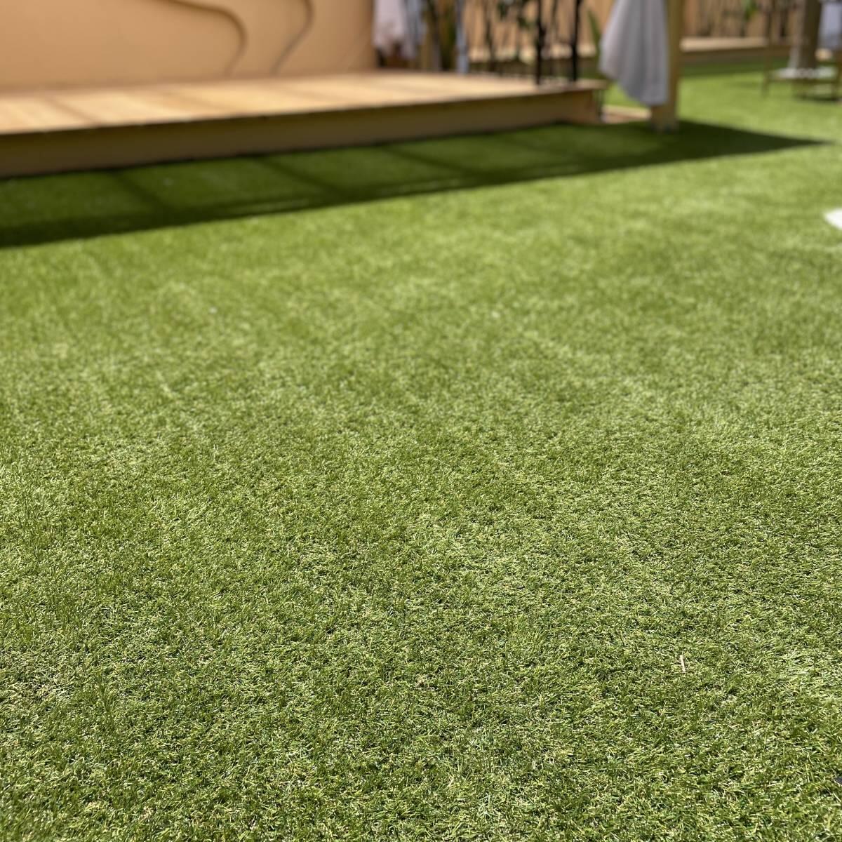 Césped artificial gimnasio exterior Garden Plus 22 mm 2×20 m | Bonerva 5/5