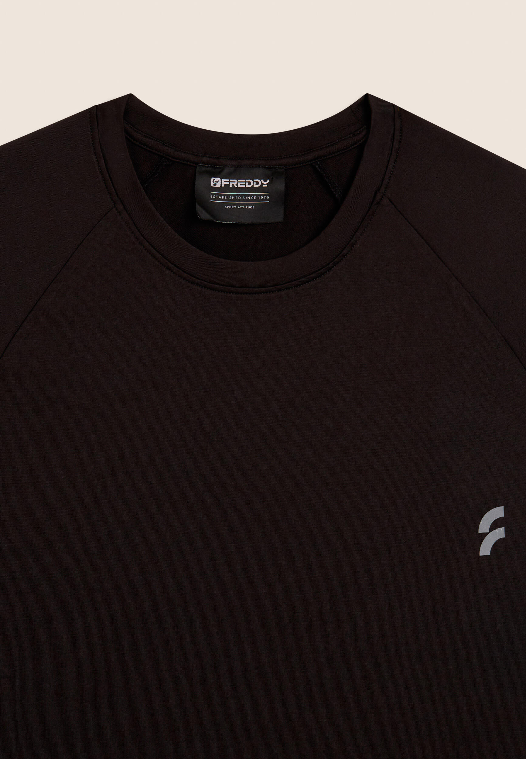 T-shirt en tissu technique extensible pour hommes 3/3