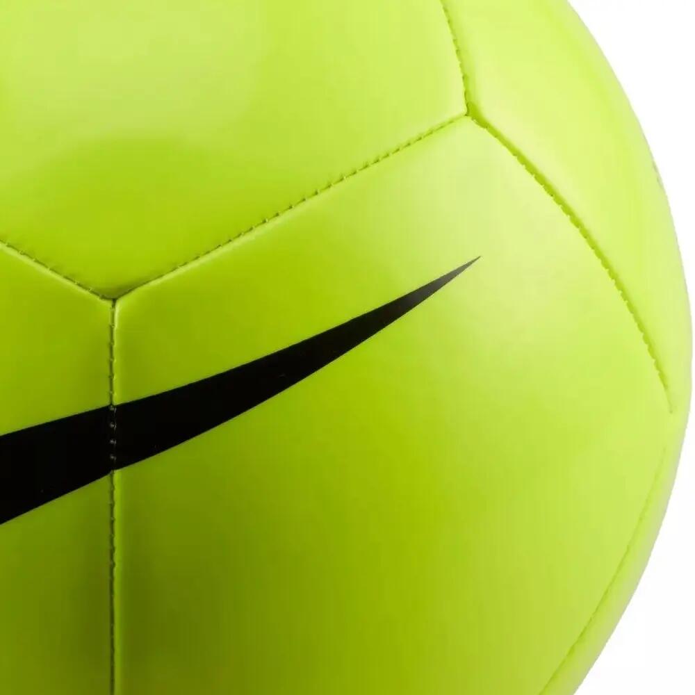 Minge fotbal Nike Pitch Team 26 4/6