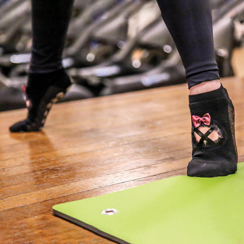 lechuga Adquisición Illinois Calcetines antideslizantes Babette Ballerina mujer Fitness y casa negra |  Decathlon