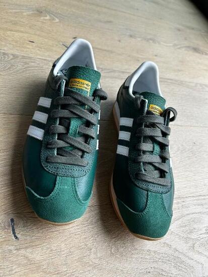 Tussen Particulieren - Nieuwe adidas sportschoenen
