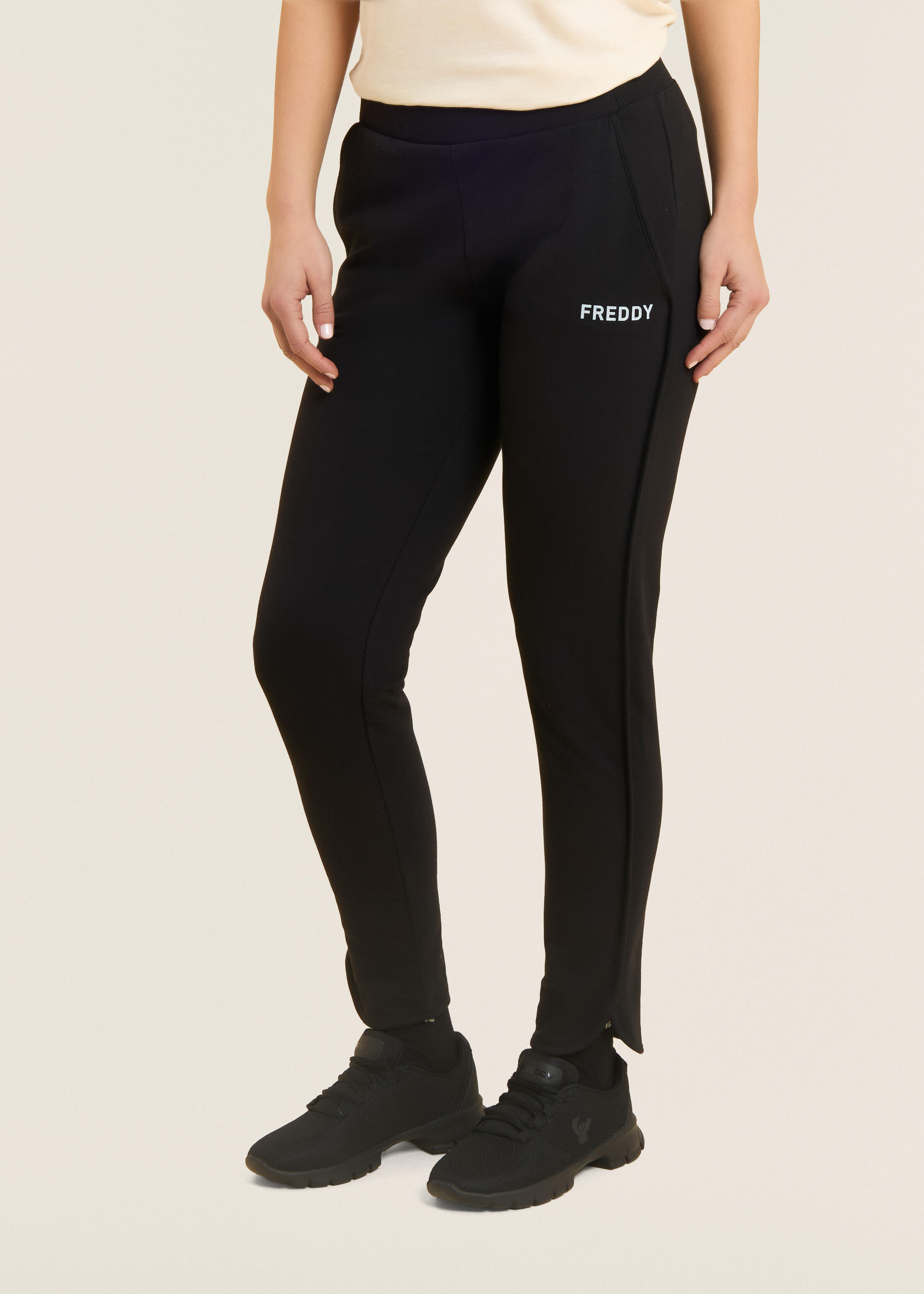 Pantaloni 7/8 con Fondo Stondato e Vita Sagomata 2/5