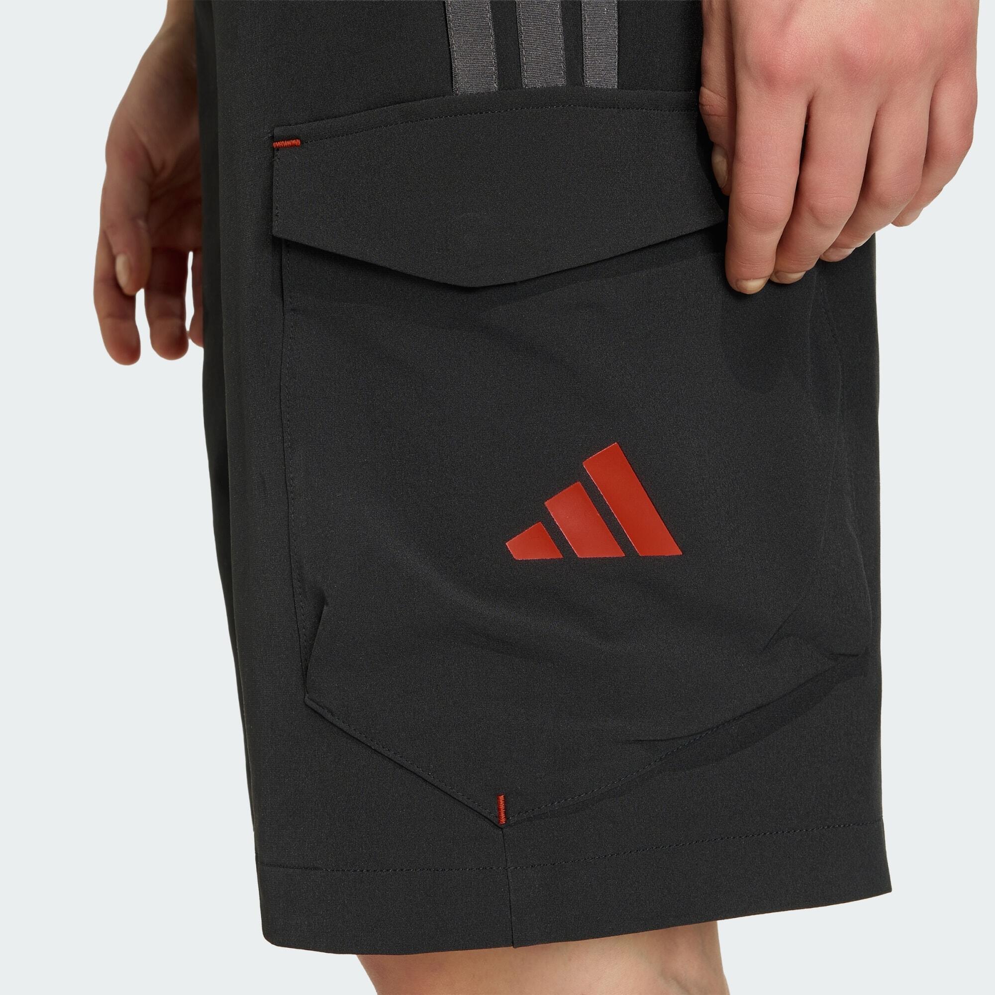 SHORT AUDI REVOLUT F1 TEAM MECHANICS 4/6