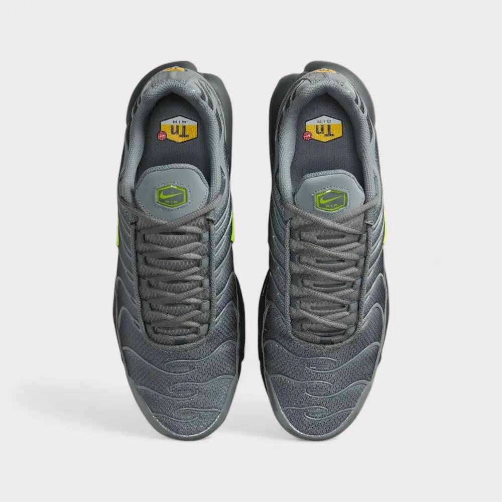 Nike Air Max Plus - Smoke Grey Volt 3/7