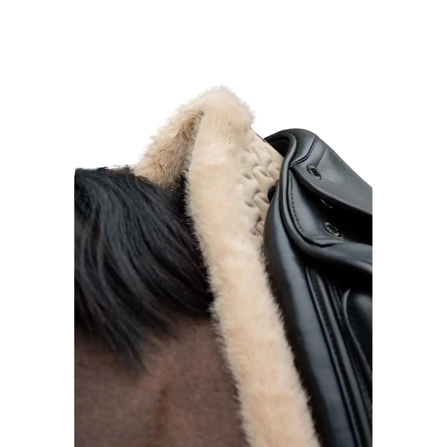 Tapis de Selle Fake Fur Plaited Quilt dressage beige 2/4