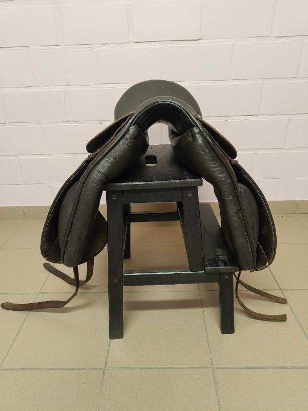 Entre Particuliers - Selle de dressage 16.5 4/4