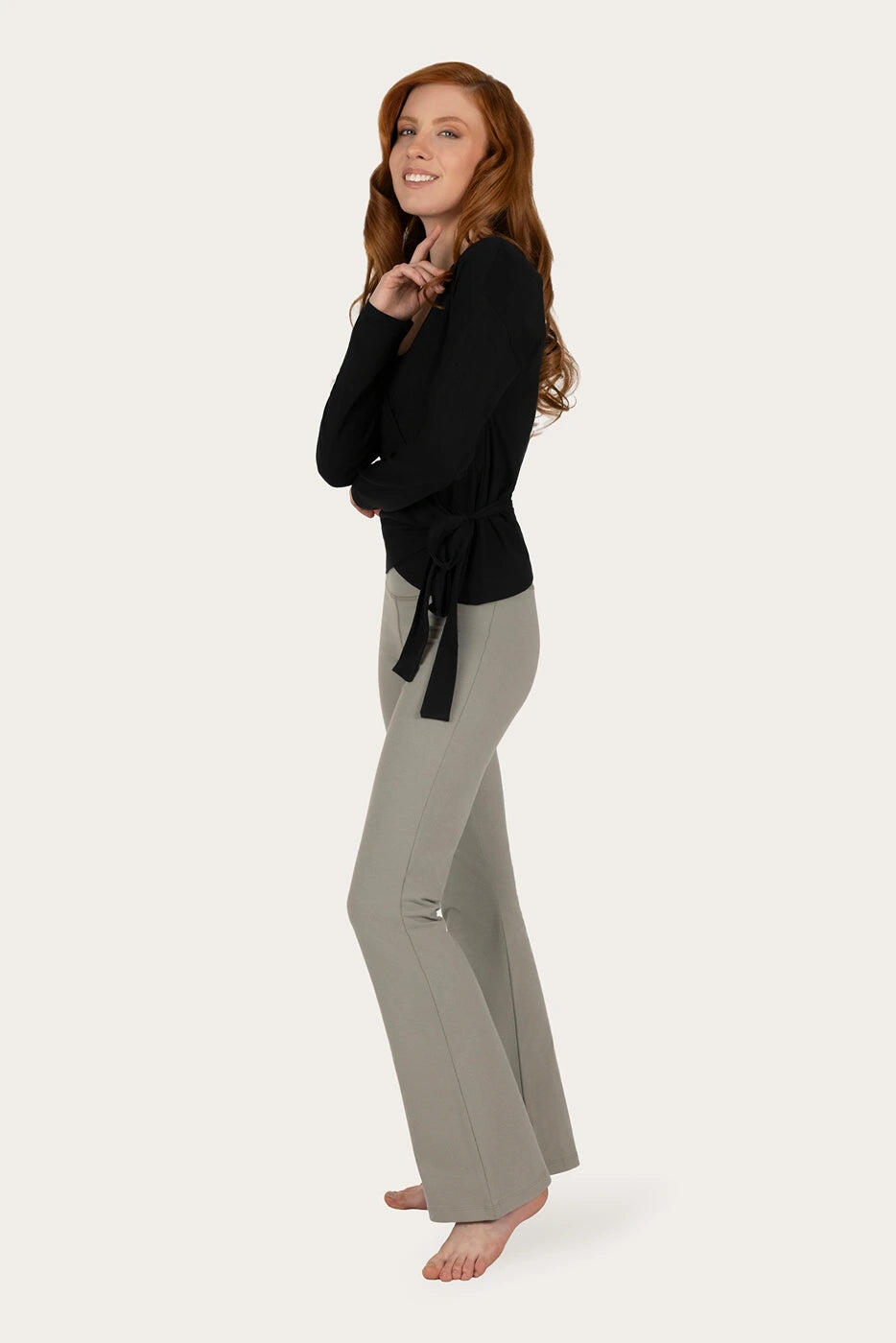 Pantalon de Yoga et Lounge Anandafied avec jambes évasées sur les hanches - Gris 4/5