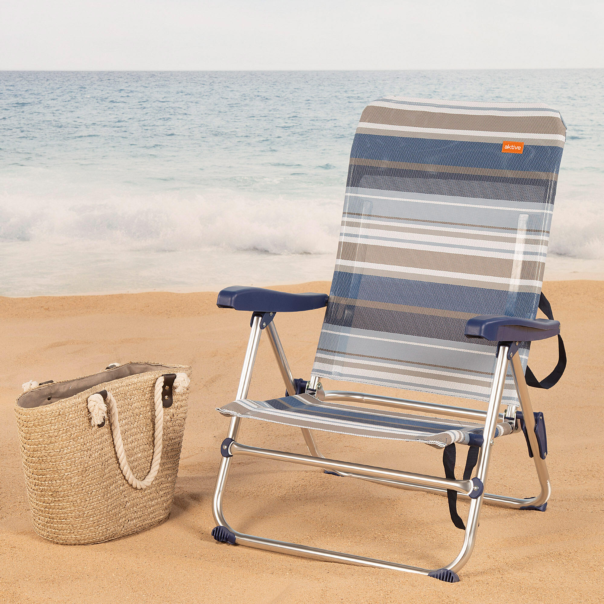 Silla playa plegable baja 5 posiciones a rayas azules y grises Aktive 2/7
