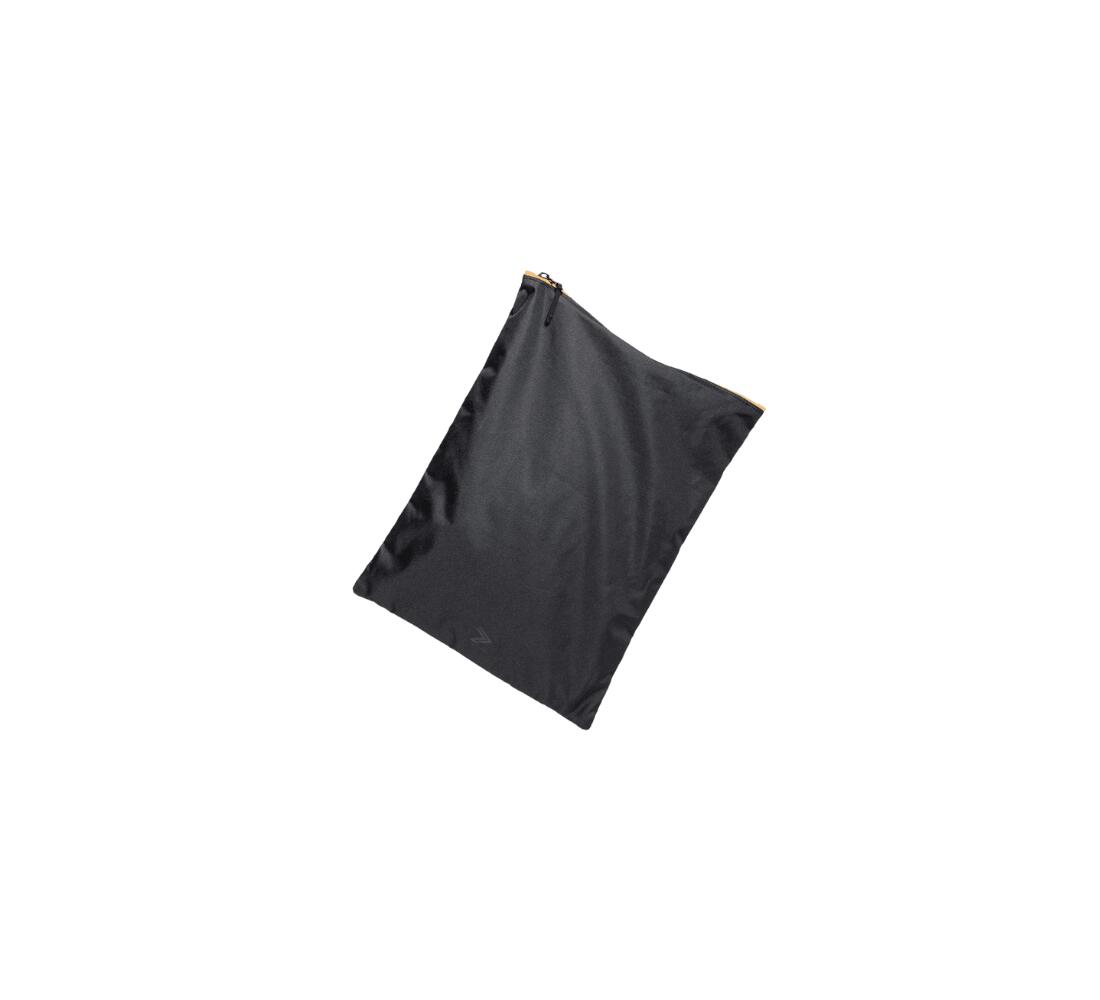 Running   KILOMETER STUDIOS Travel kit - Black 3/4