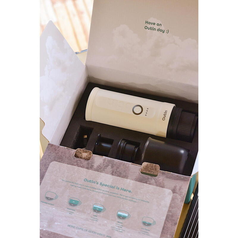 Kit OutIn Nano Espressor + Husă EVA Alb