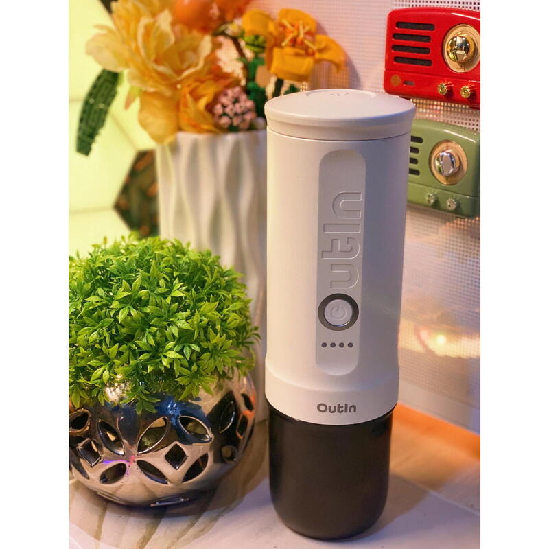 Kit OutIn Nano Espressor + Husă EVA Alb