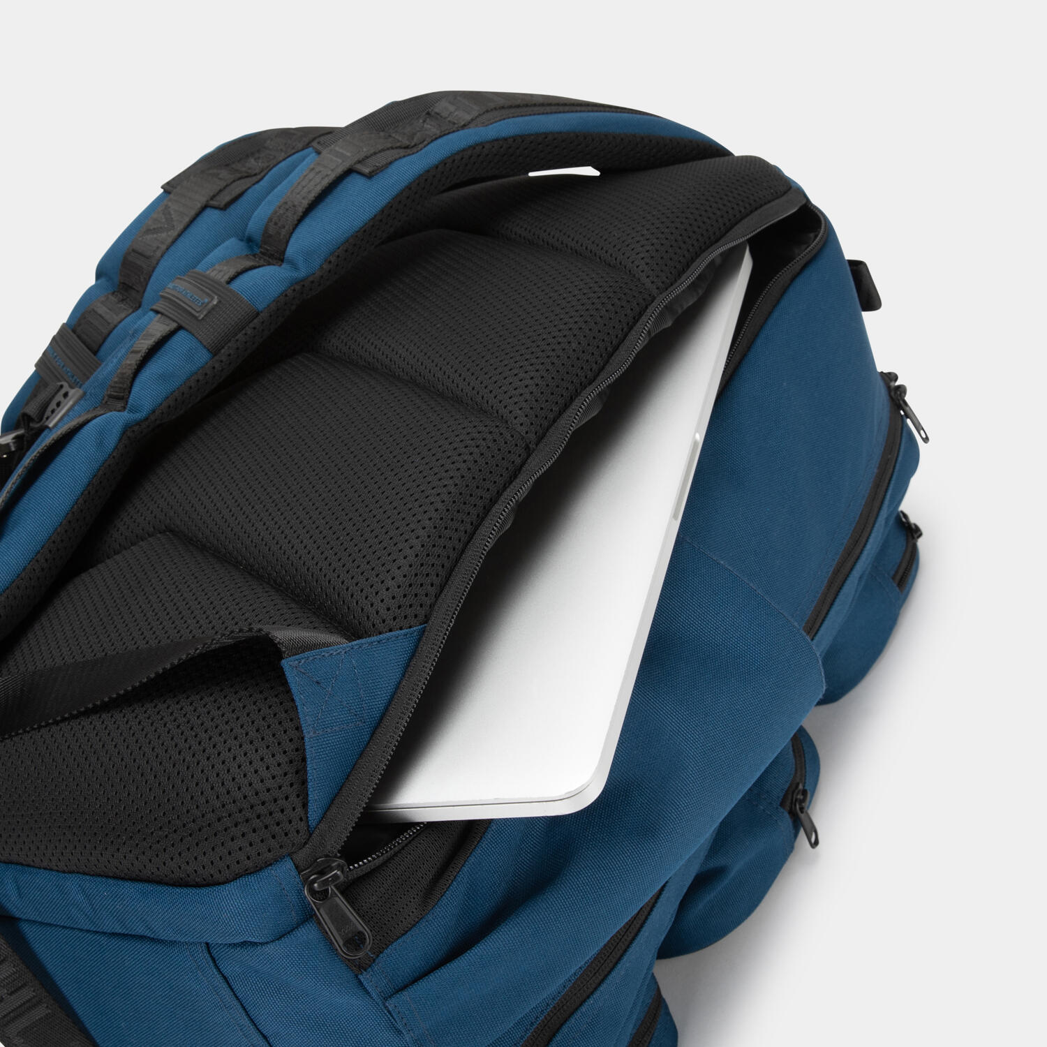 Built for Athletes Elite 35L Backpack Blue 4/7