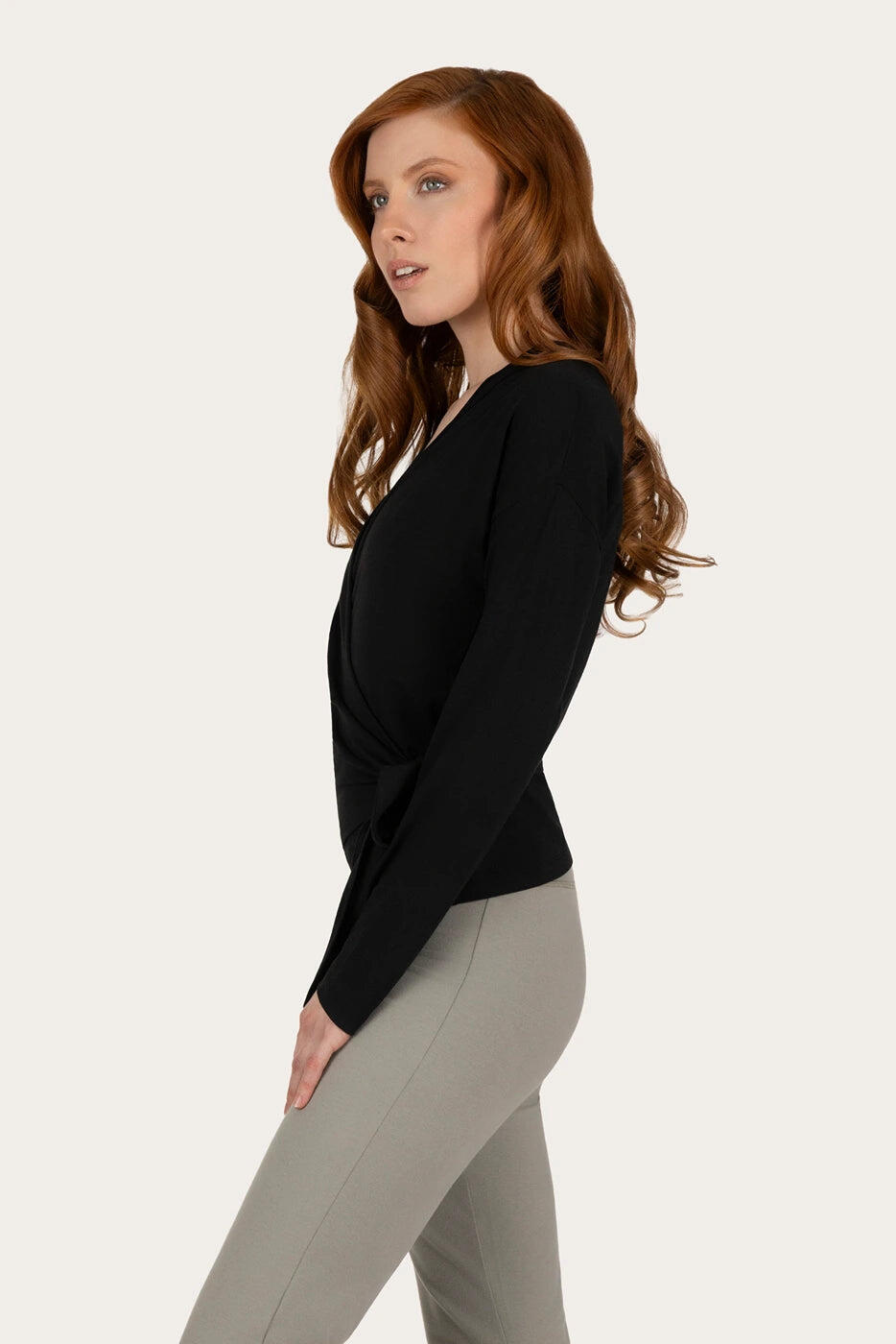 Veste de yoga cache-cœur Aurora – Noir Onyx 2/5