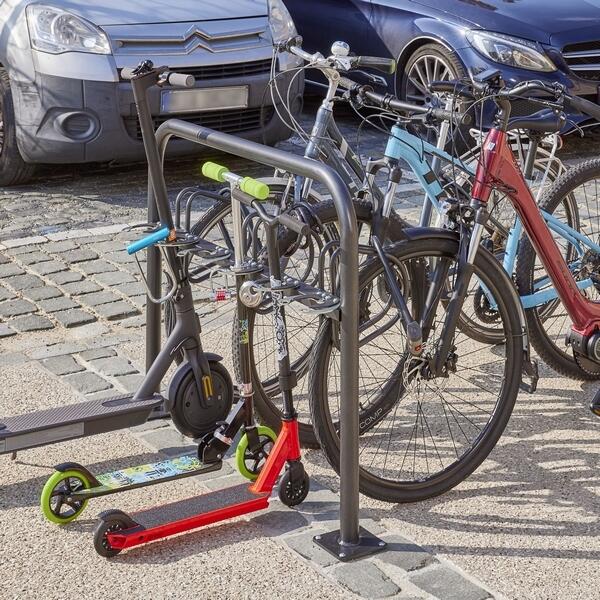 Range 6 trottinettes + 3 vélos face à face 3/6