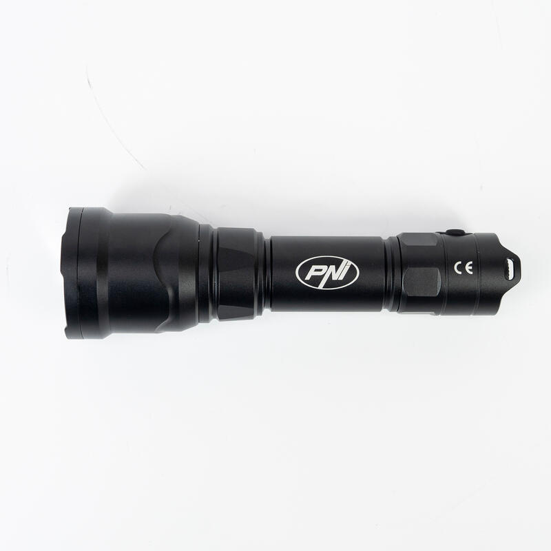 Lanternă 620 lm, focus, 540 m, acumulator Li-Ion 3000 mAh, negru
