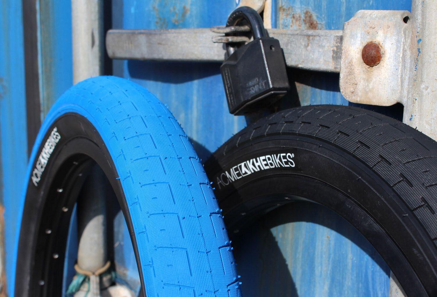 Set de pneus BMX KHE ACME 20 pouces x 2,40 pouces bleu 6/7