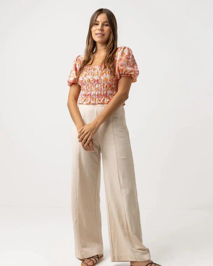 Top femenino con fruncido floral rosa 4/4