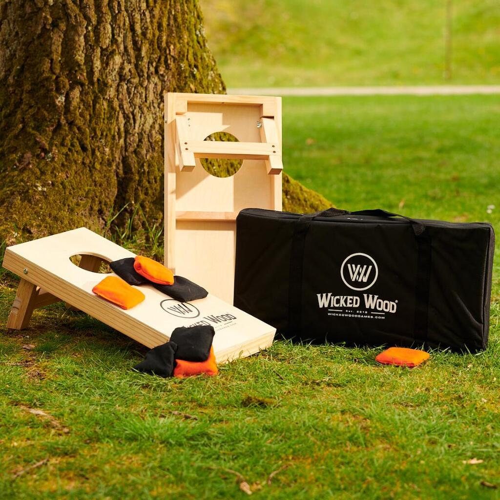Cornhole Set 60x30 cm - Wicked Wood - Includes 2 Boards - 2x4 Cornhole Bags