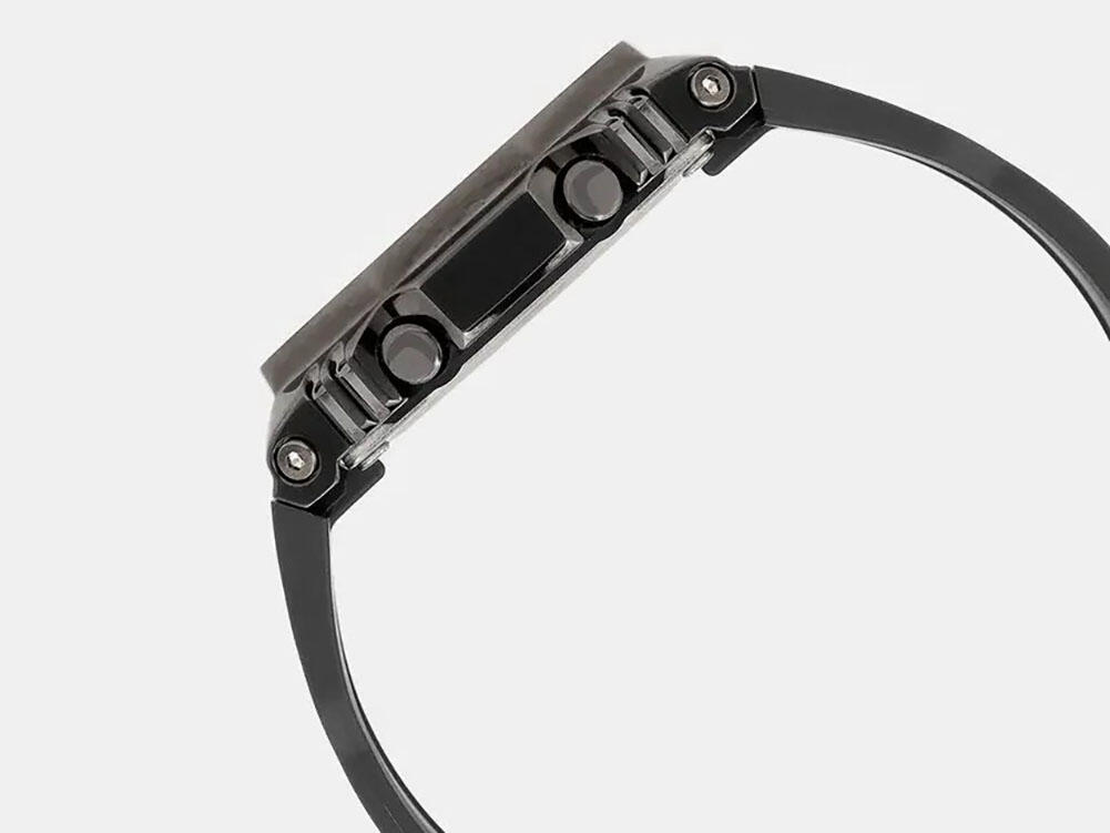 Damenuhr Casio GM-S2110B-8AER, Quartz, 40mm, 20ATM 3/6