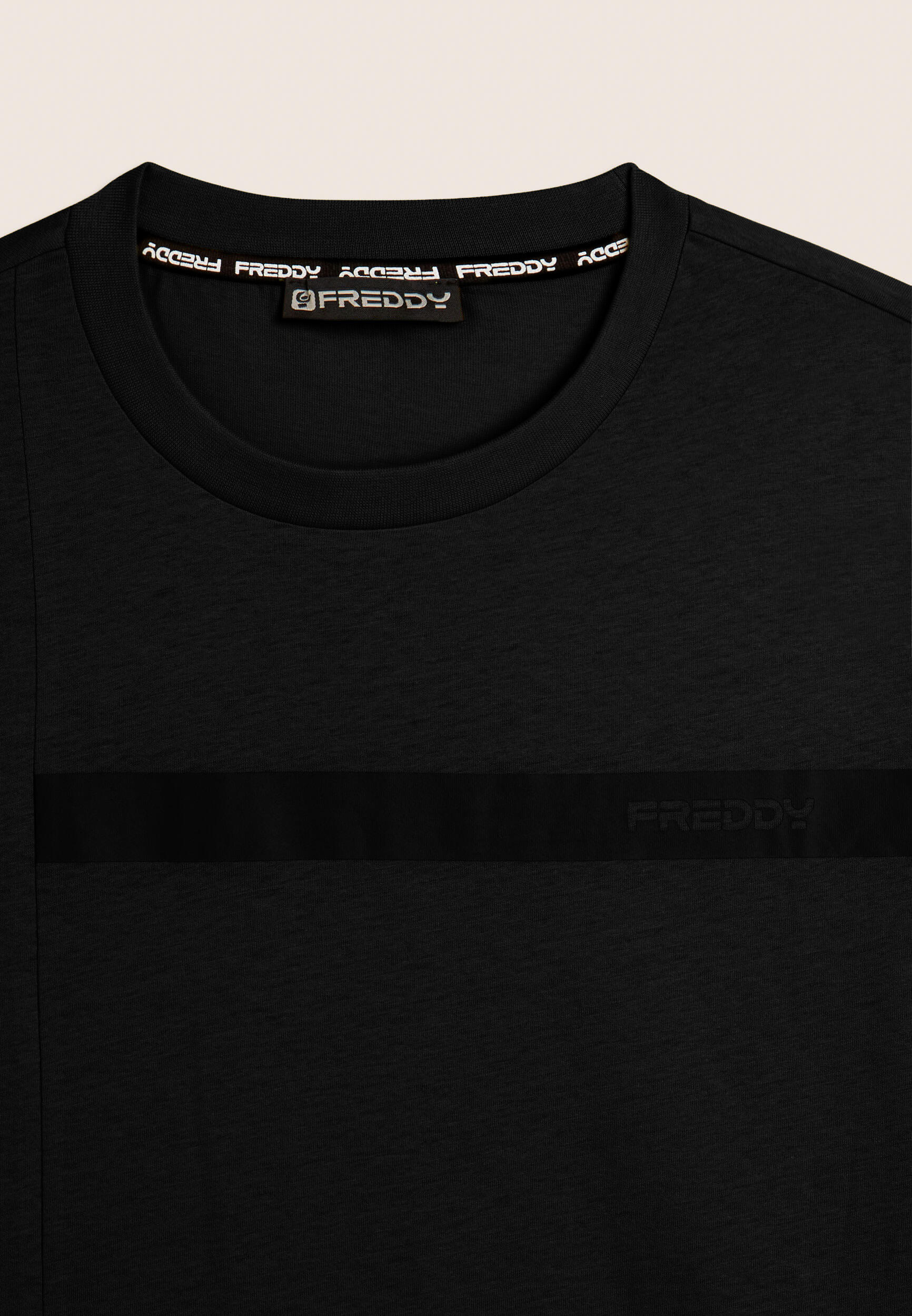 Camiseta de tejido de punto con logotipo estampado tono sobre tono 3/3