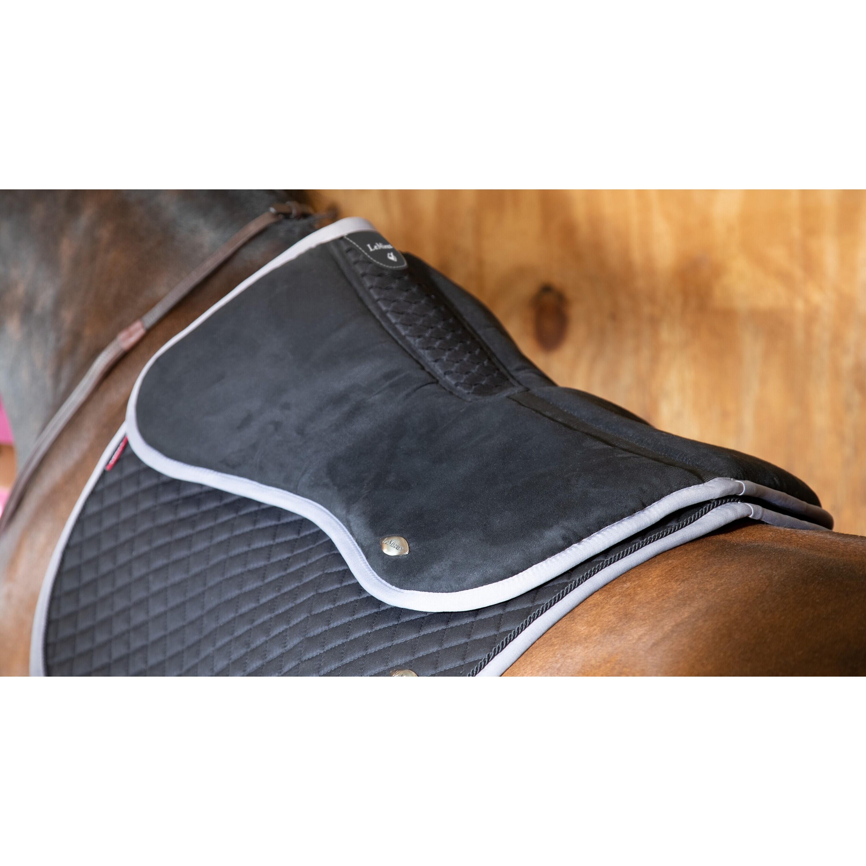 Zadelonderlegger voor paarden met traagschuim LeMieux Wither Relief Memory Foam 2/7
