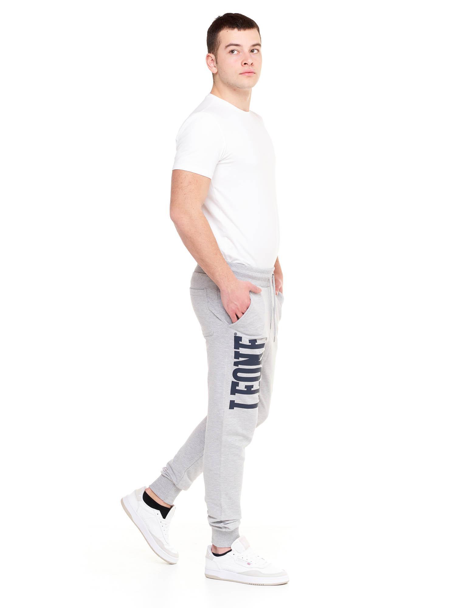 Pantalones básicos de hombre Leone con logo grande en algodón sin cepillar. 3/8