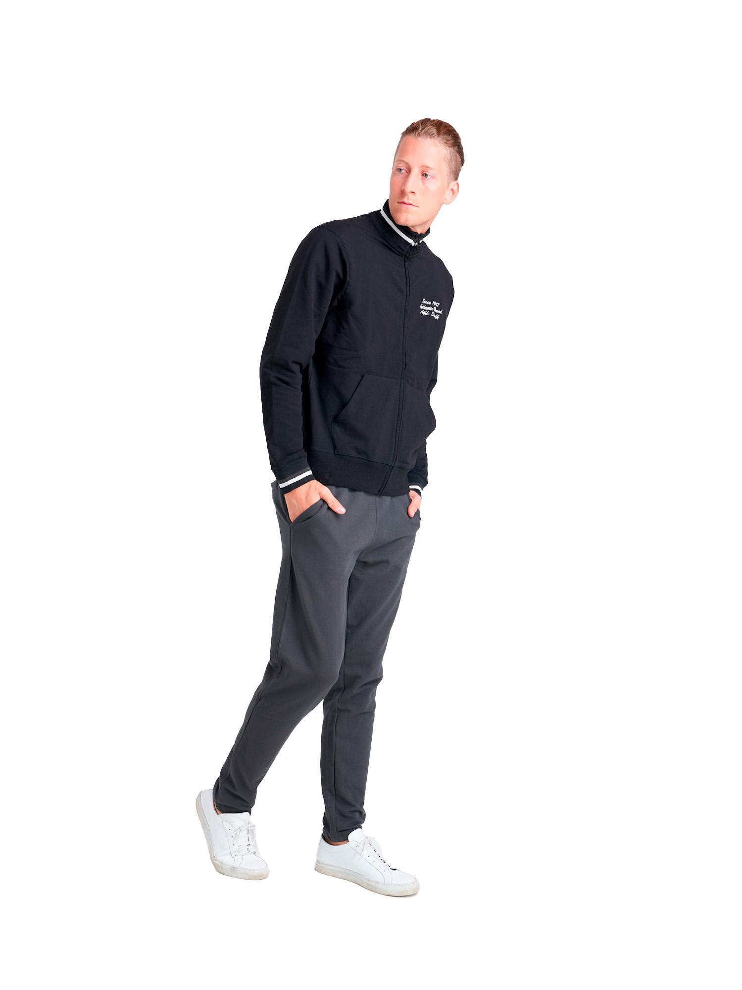 Roupas de treino masculinas da Athletic Stuff 3/8